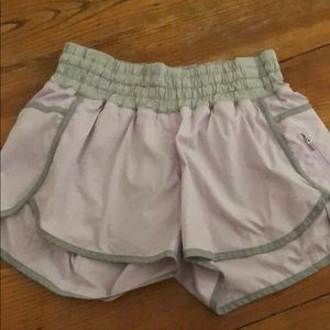 Lulu lemon tracker short v 4’’